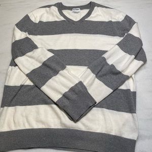 Old navy v neck sweater